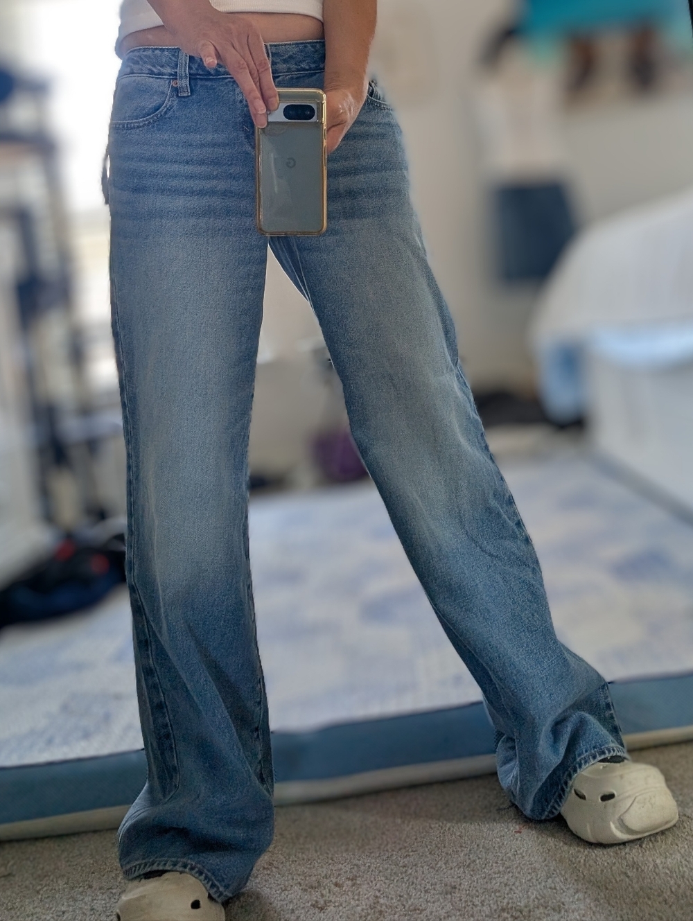 PacSun Low-Rise Wide Leg Jeans in Light Blue Denim